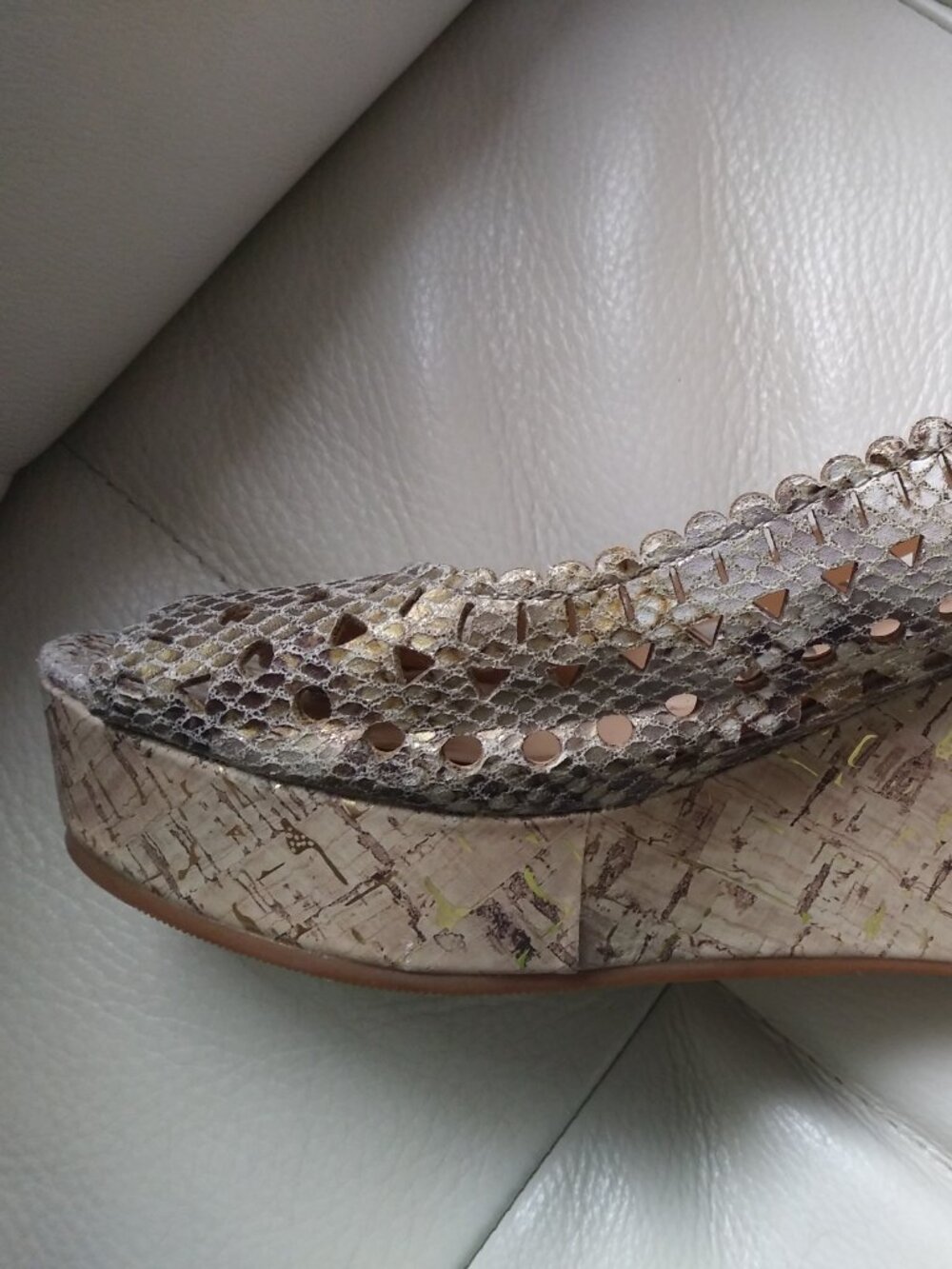 Metallic wedges - Picture 2 of 4
